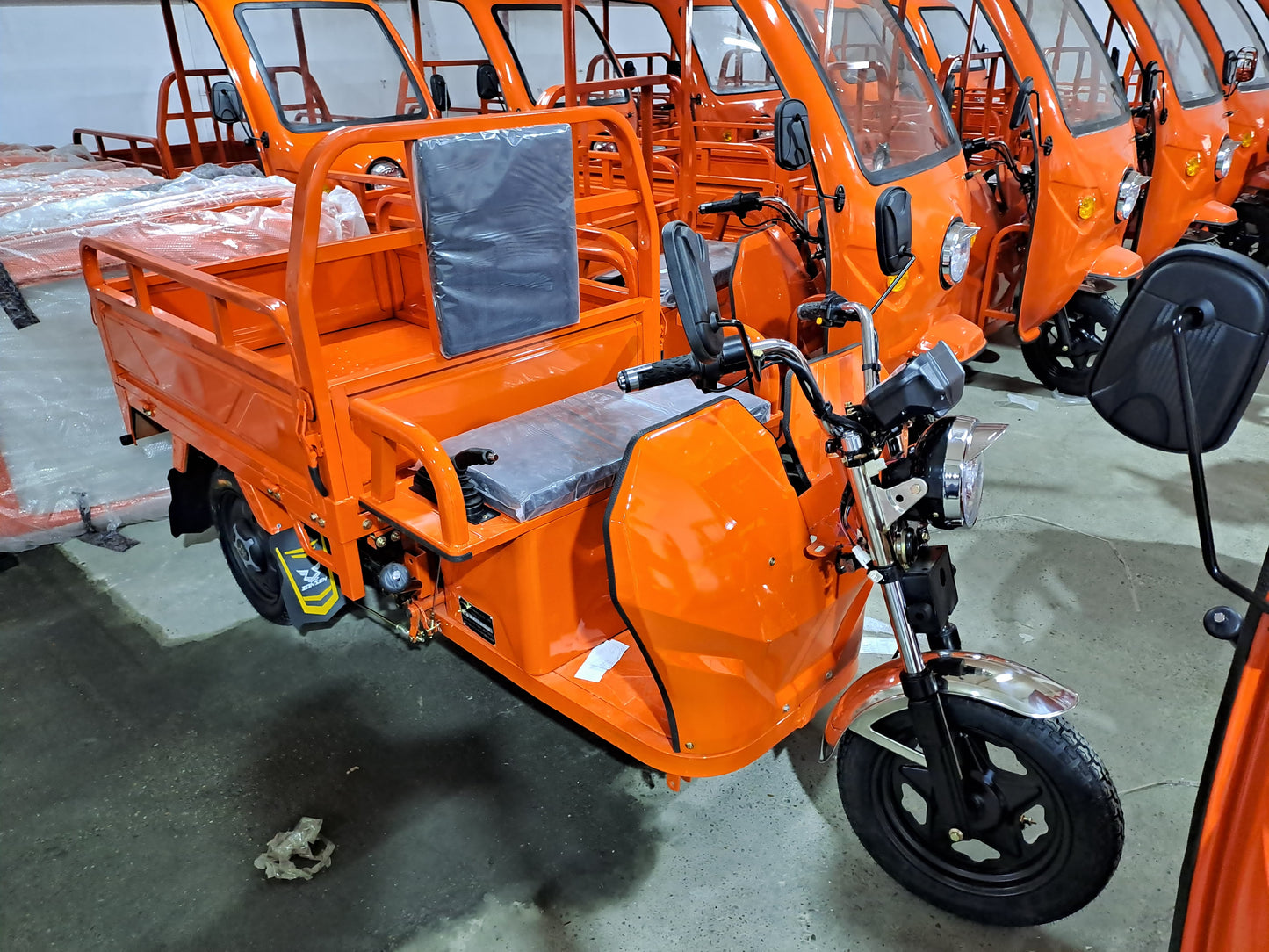 Triciclu electric de marfă model Bitz-Bitz Cargo S3-2 (fără cabină)